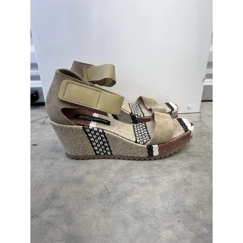 Pedro Garcia Spain Platform Wedge Sandals Beige Suede Ankle Strap Womens Size 38